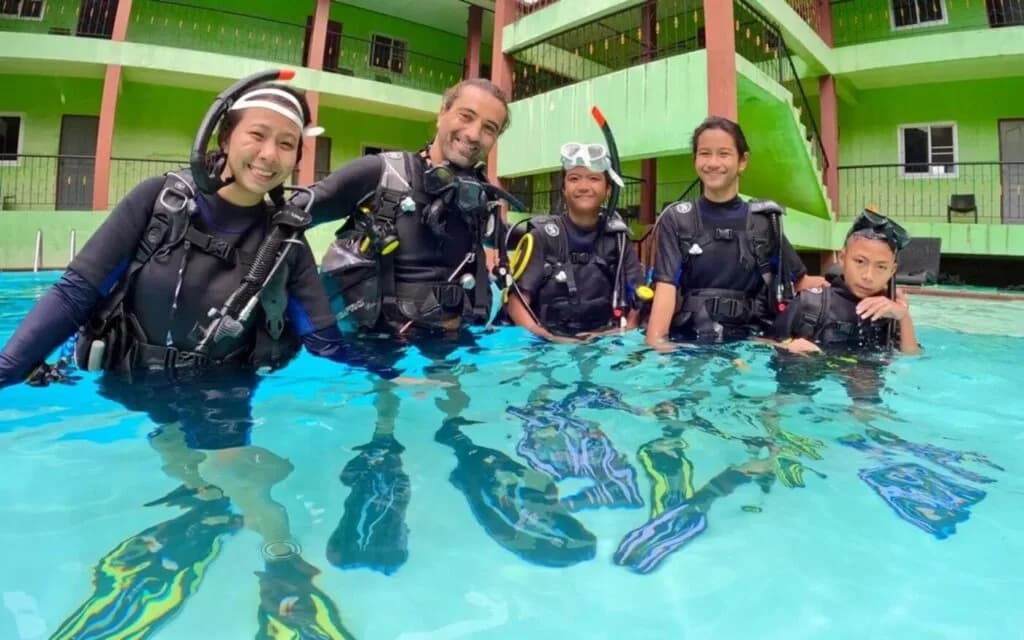 Local Divers