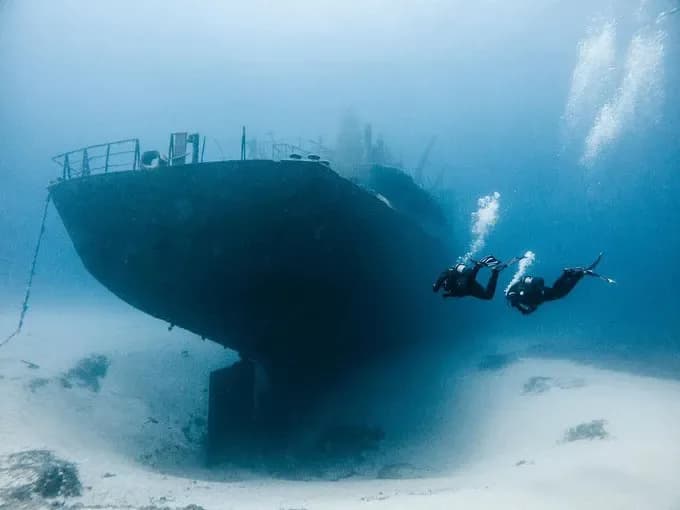 Silent World Divers