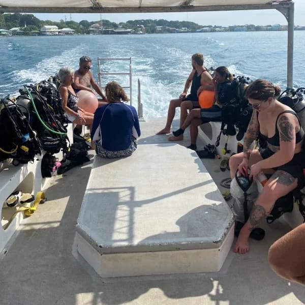 Captain Morgan’s Dive School Utila