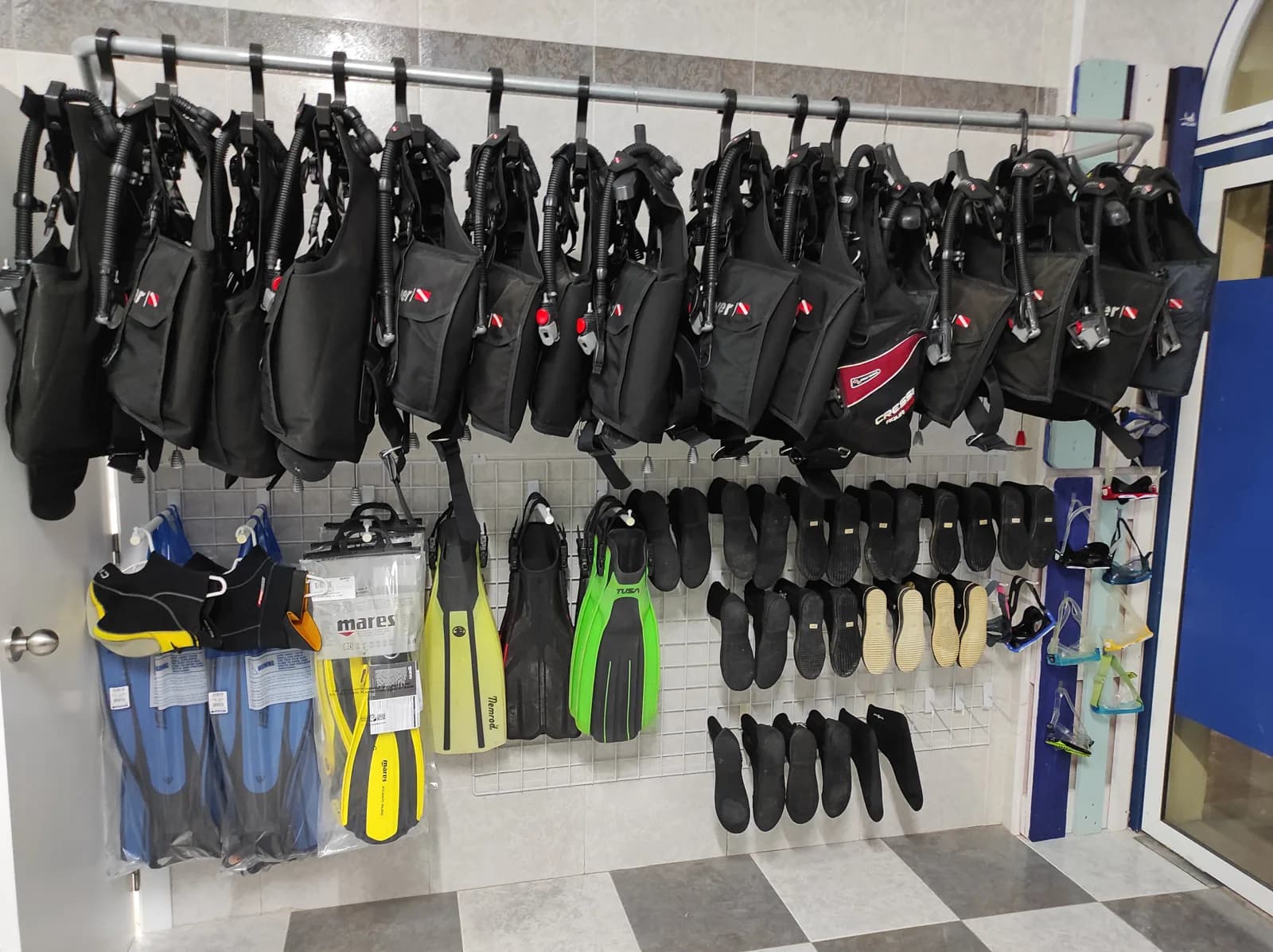 SEAQUEST DIVING CENTER
