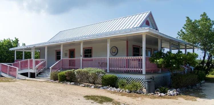 Bloody Bay Scuba School