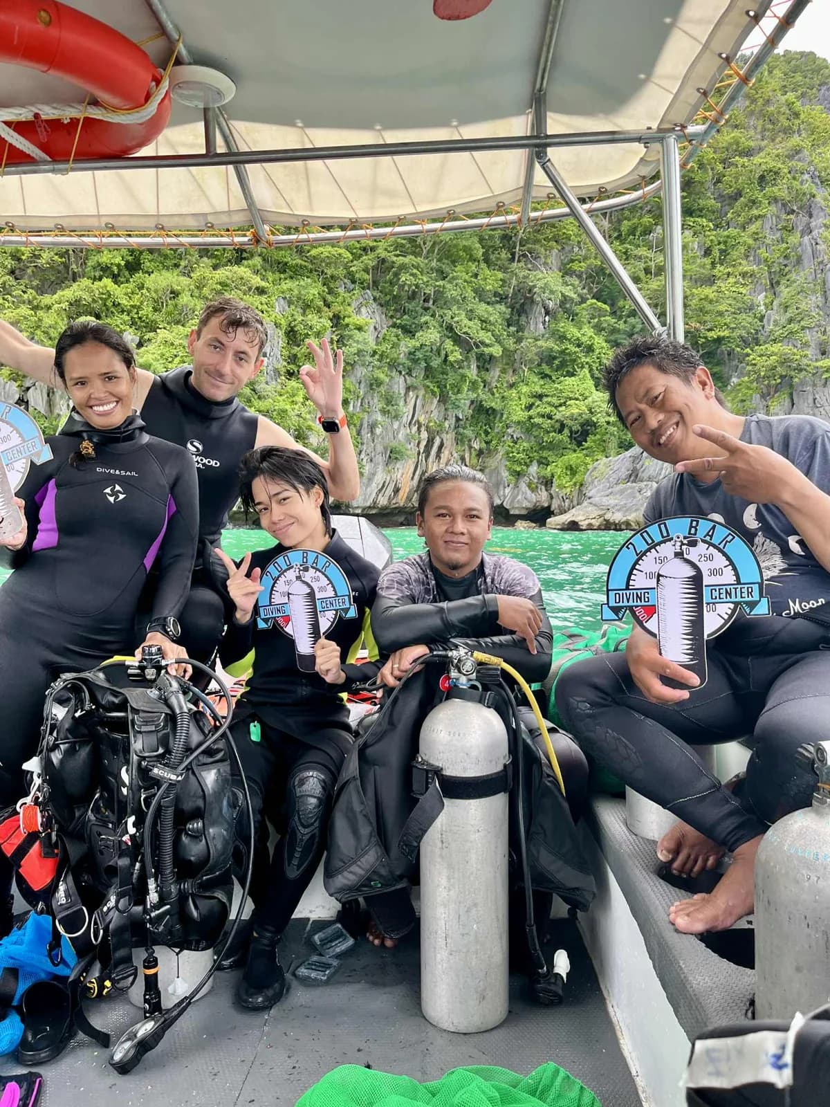 200 Bar Diving Center