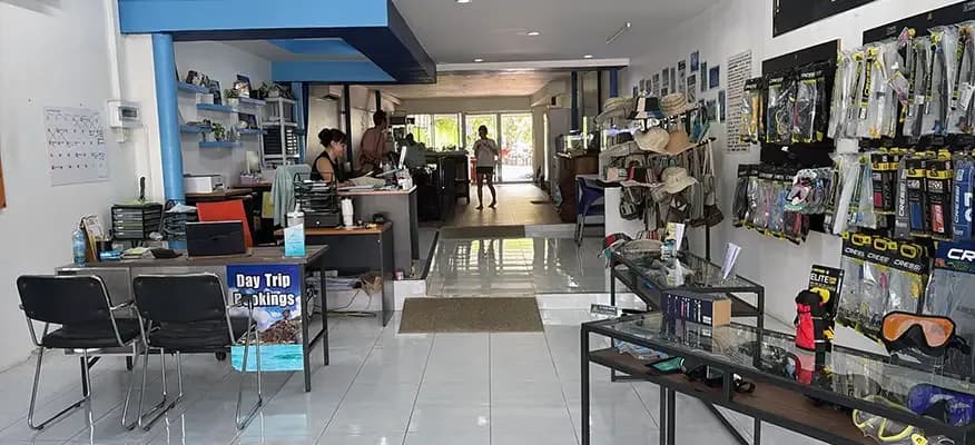 Similan Diving Safaris PADI 5* Dive Center