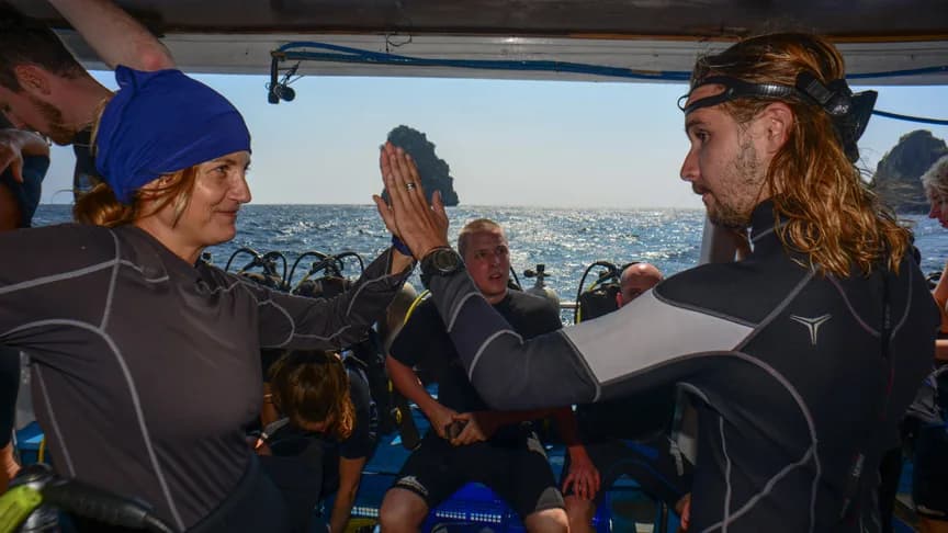 Bue Planet Divers