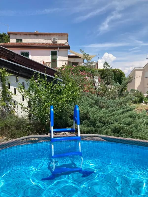 Pirovac Apartments ***