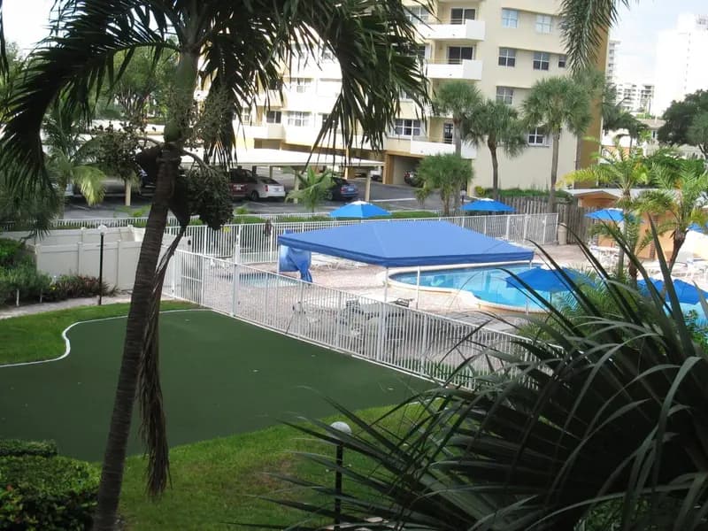 Canada House Pompano Beach
