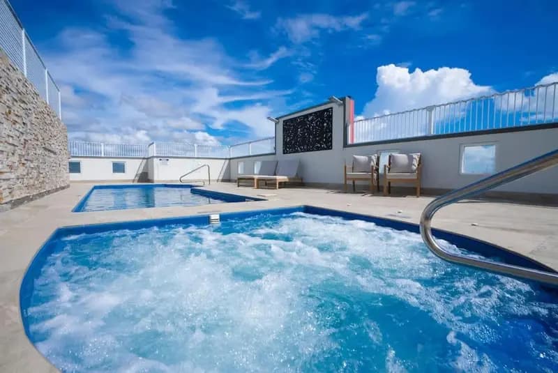 Cairns Central Getaway - A Sleek City Studio