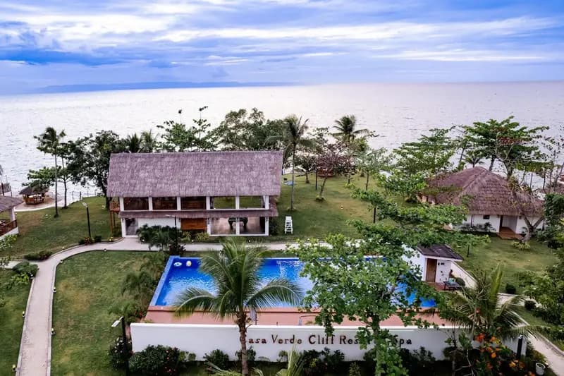 Casa Verde Cliff Resort & Spa