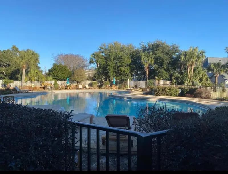 Cozy Bayfront Condo