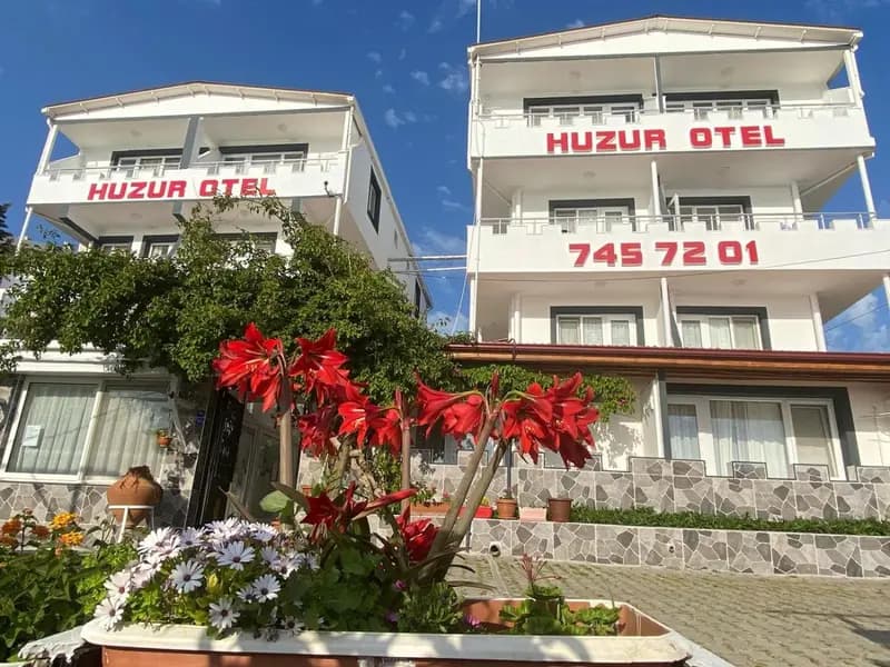 Huzur Hotel