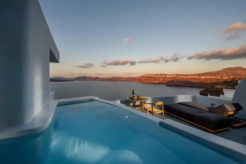 Neptune Luxury Suites