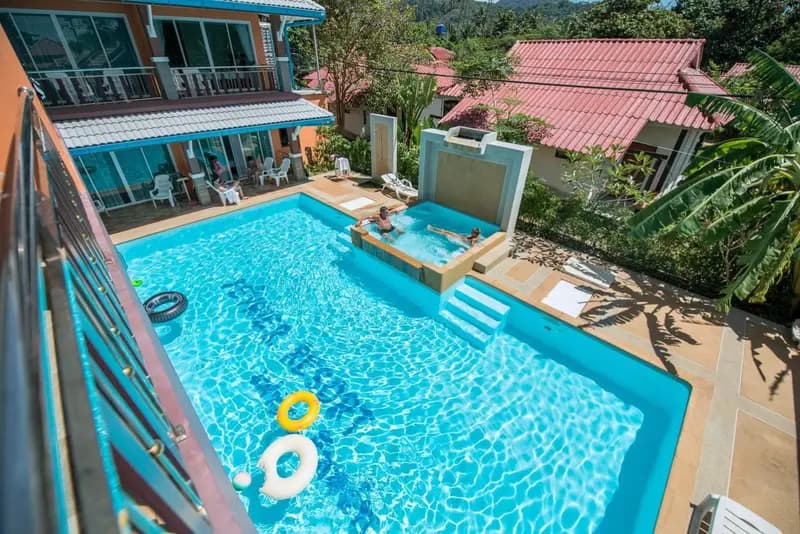 Lanta Fevrier Resort