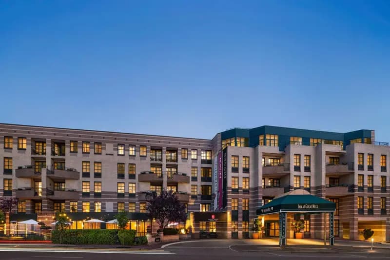 Inn at Great Neck, WorldHotels Crafted