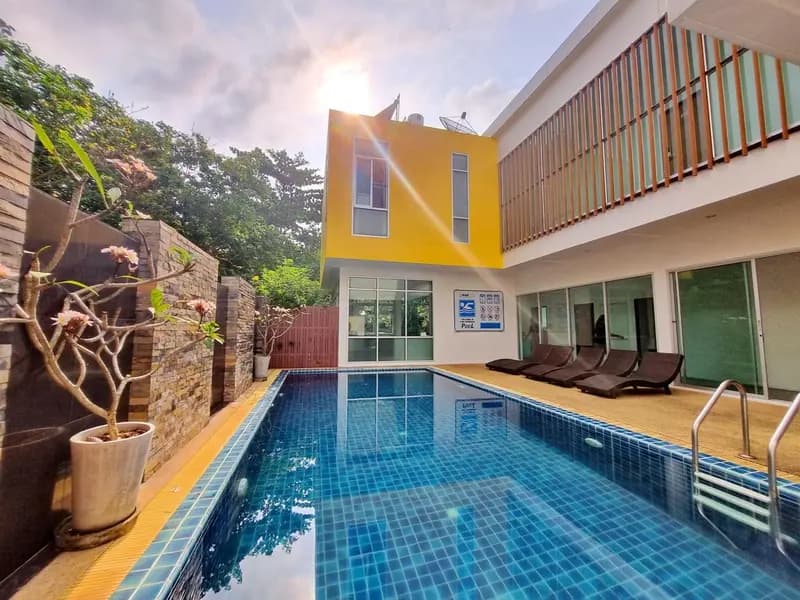 MAR24 Koh Tao Hotel