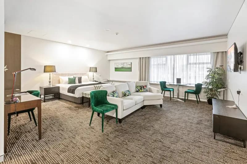 The Colmslie Hotel