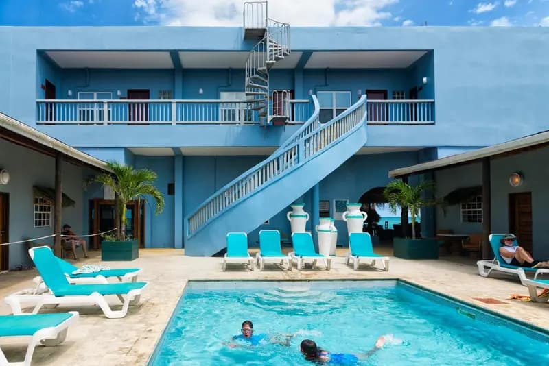 Parrot Cove Lodge