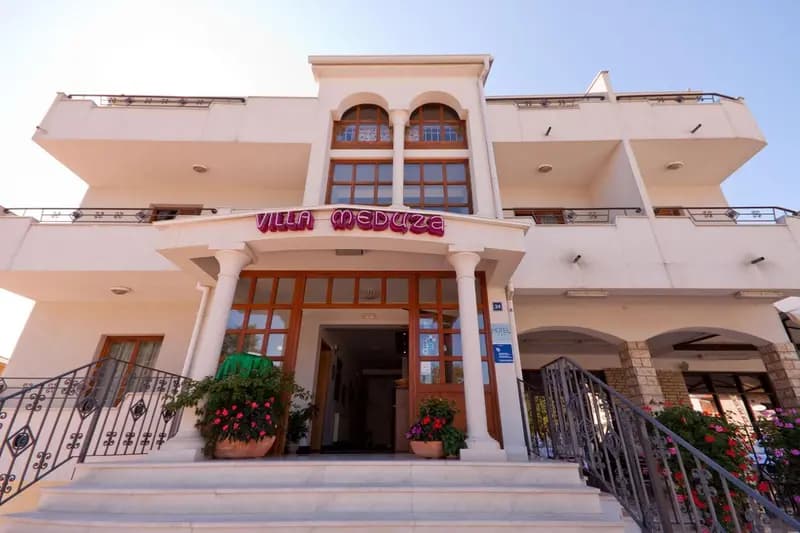 Hotel Meduza