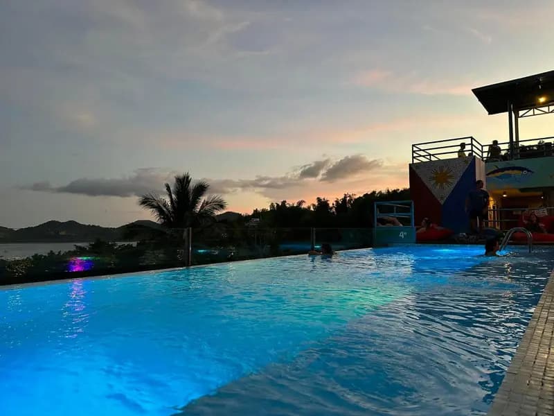 Outpost Hostel - Coron