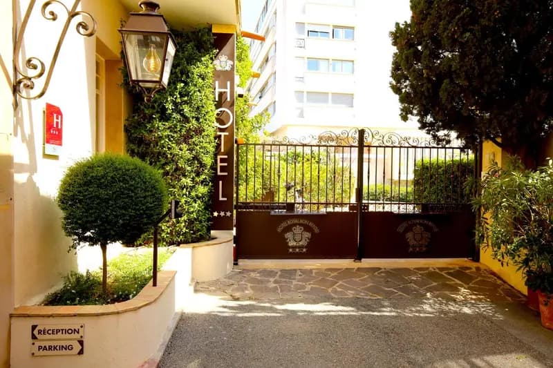 Hotel Royal Bon Repos