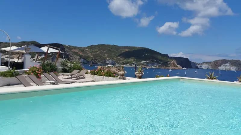 Hotel Torre Dei Borboni