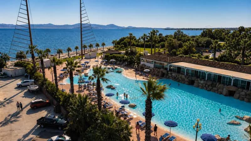 Phi Hotel Sighientu