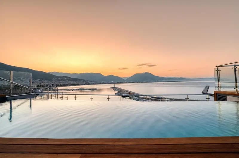 Numa Port Hotel