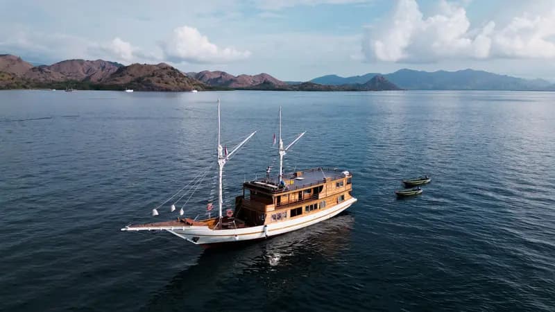 Sundari Voyages