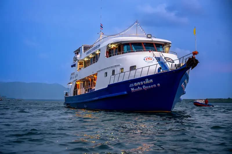 Manta Queen 8